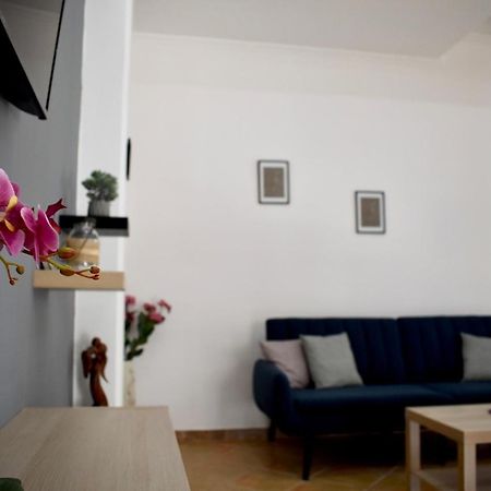 Memories Studio Artemis Apartment Bagian luar foto