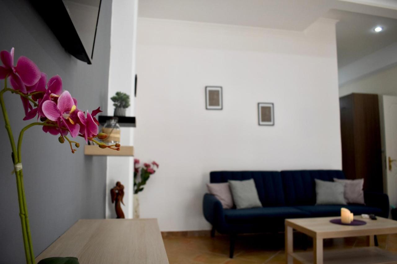 Memories Studio Artemis Apartment Bagian luar foto