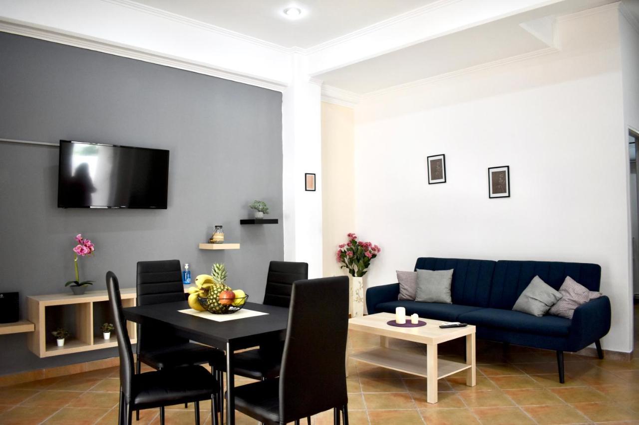 Memories Studio Artemis Apartment Bagian luar foto
